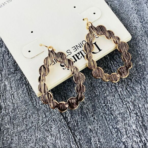 Dillards Open Teardrop Dangle Fashion Earrings NWT - Picture 7 of 11